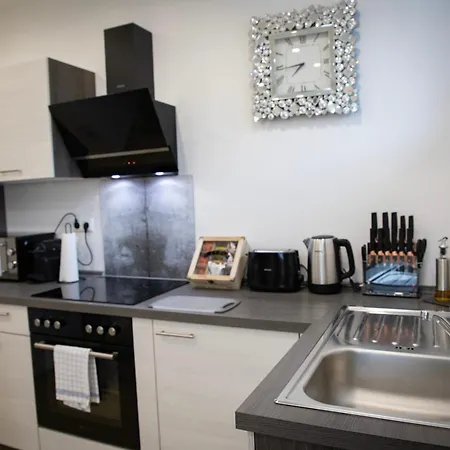 Apartment Hannibal - Design Lavendel 4, Vw Naehe, Parkplatz, Kueche, Highspeed-wlan, Fitness, Solarium Wolfsburg