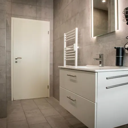 Hannibal - Design Lavendel 4, Vw Naehe, Parkplatz, Kueche, Highspeed-wlan, Fitness, Solarium *